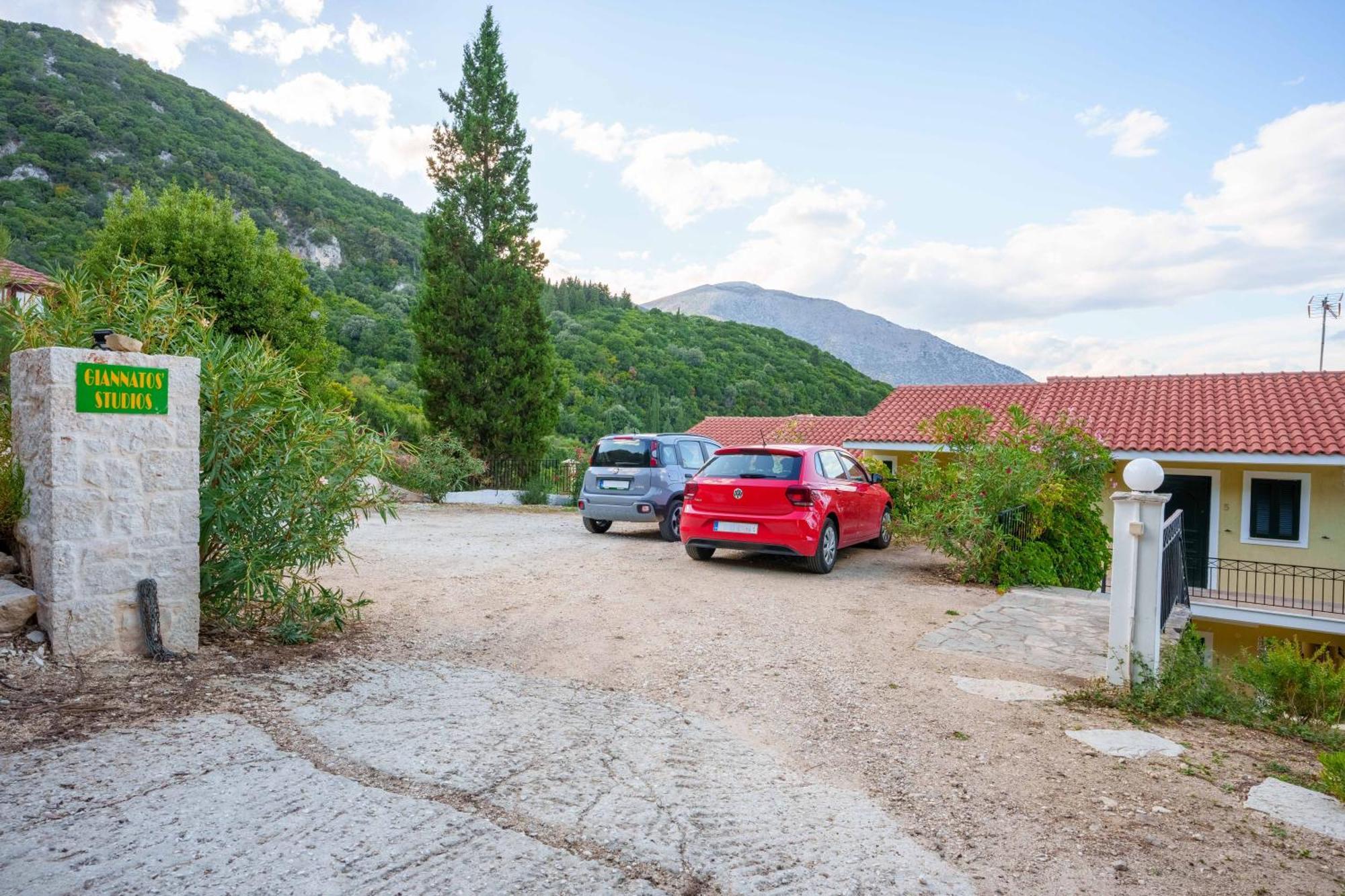 Giannatos' Studios - Makis Poros  Exterior photo
